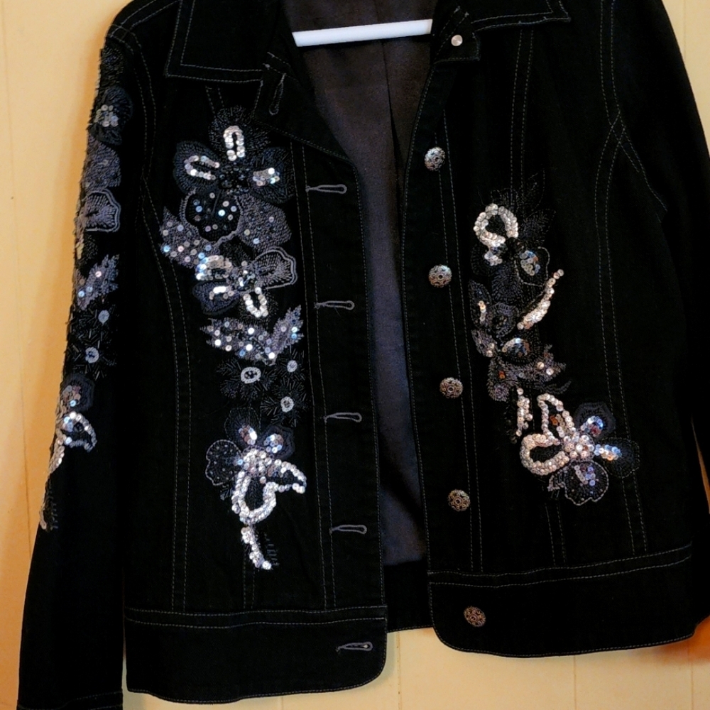 Chicos, Vintage size 5, Pants Suit. Back denim Pants and Jacket with embroidery.